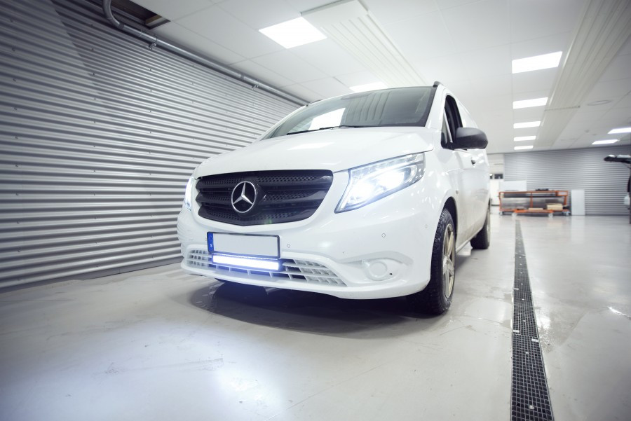 Phares additionnels et barres à LED pour véhicules professionnels ou personnels
